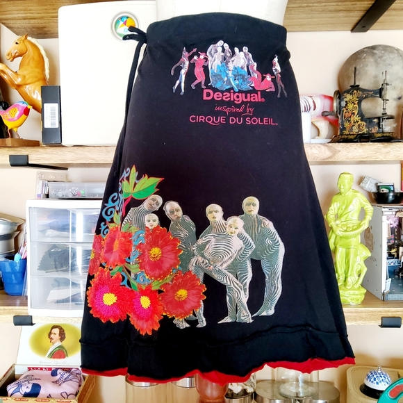 DESIGUAL w/ CIRQUE de Soleil Collab Clowns Circus Skirt Size M RARE - Picture 4 of 9